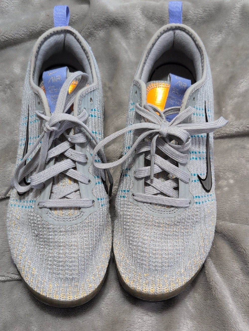 Nike Grey Knit Sneakers Teal Stitching Gold Accents Air Vapormax Flyknit SZ6.5Y
